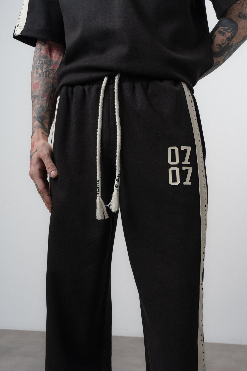 07 Striped Regular Fit Tracksuit Black