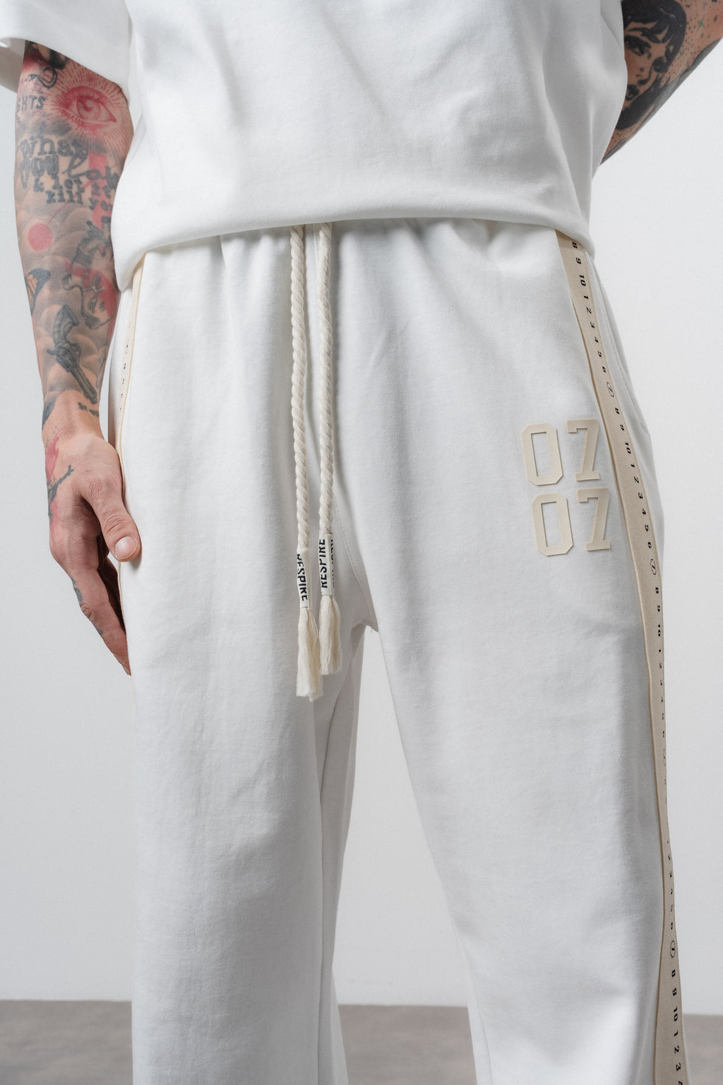07 Striped Regular Fit Tracksuit Ecru