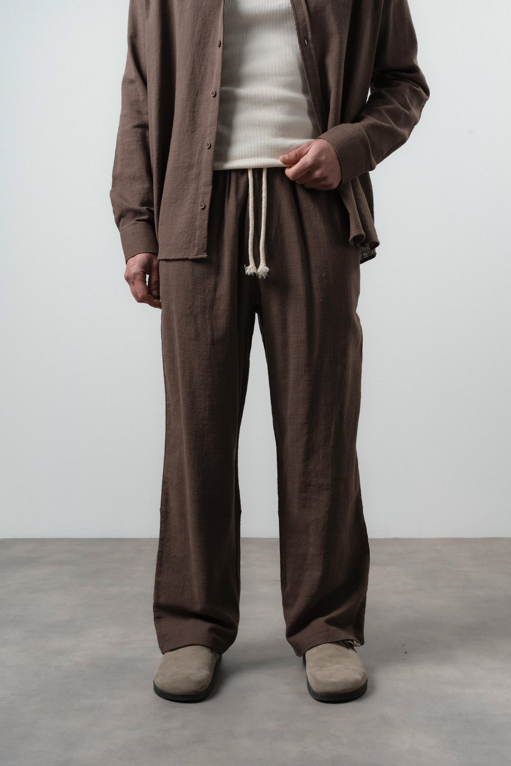 R Embroidered Baggy Sweatpant Brown