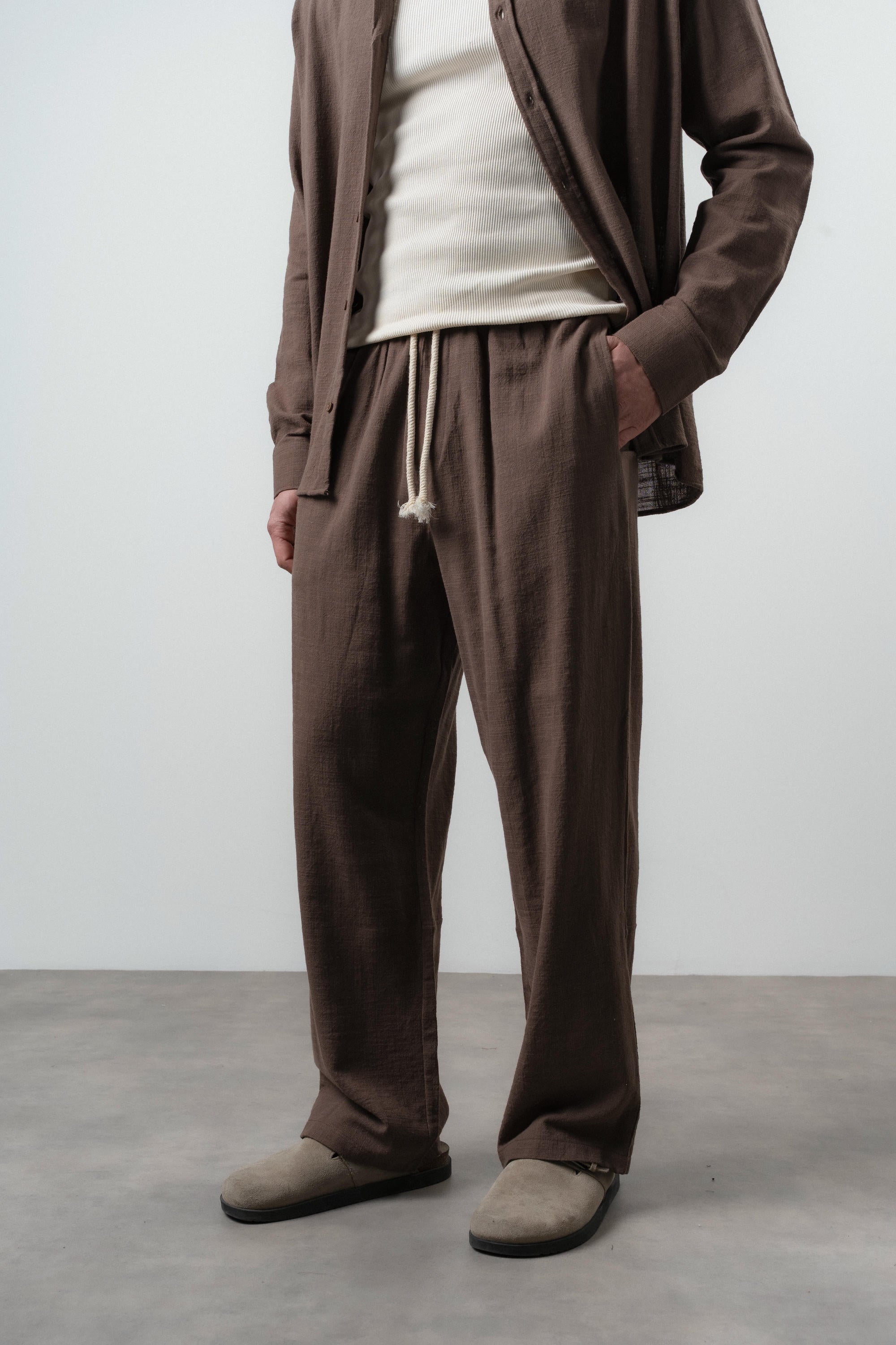R Embroidered Baggy Sweatpant Brown