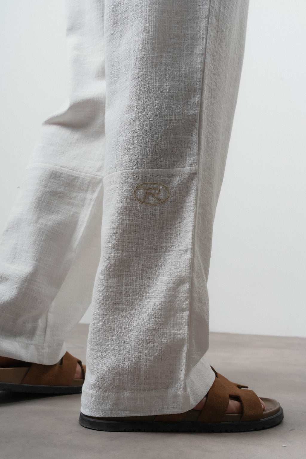 R Embroidered Baggy Sweatpant White