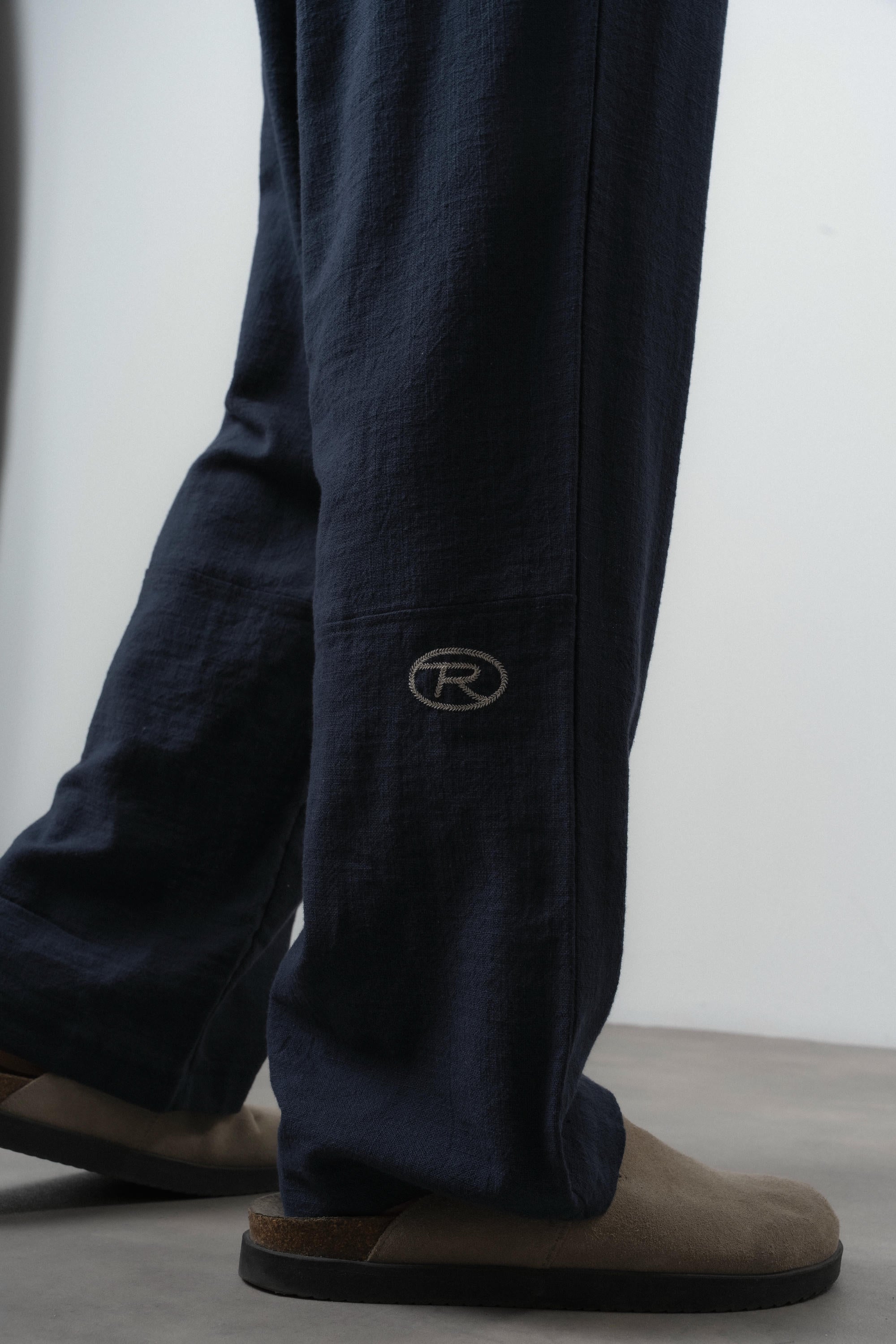 R Embroidered Baggy Sweatpant Navy