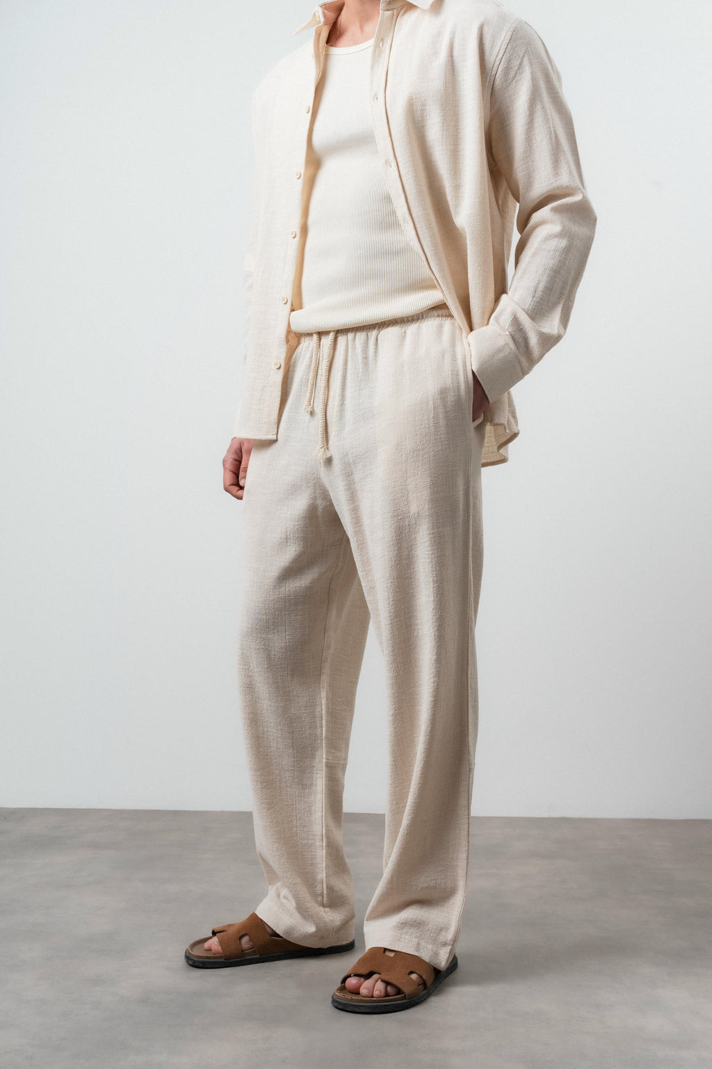 R Embroidered Baggy Sweatpant Beige
