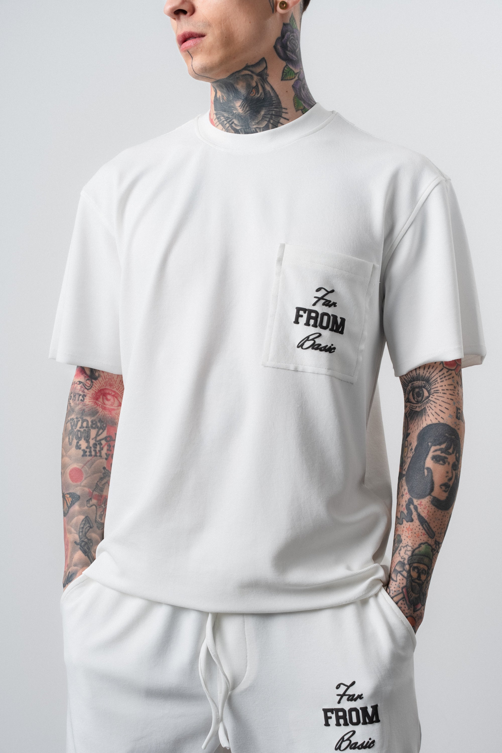 Far From Basic Regular Fit Set Ecru