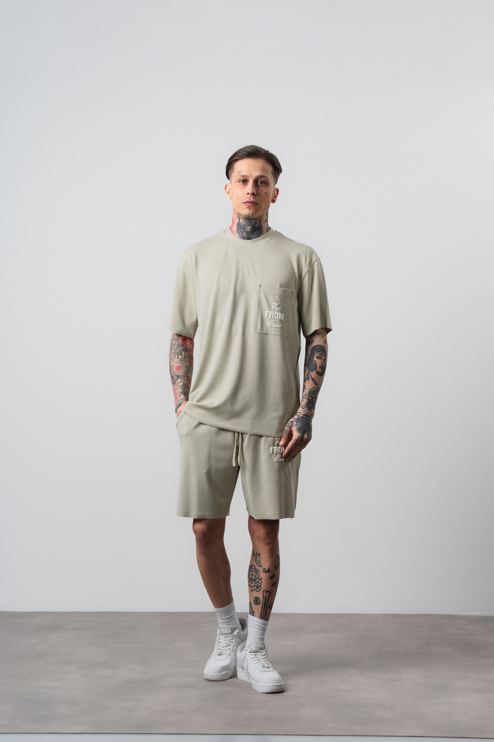 Far From Basic Regular Fit Set Green