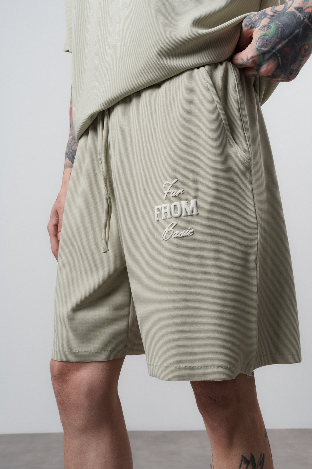 Far From Basic Regular Fit Set Green