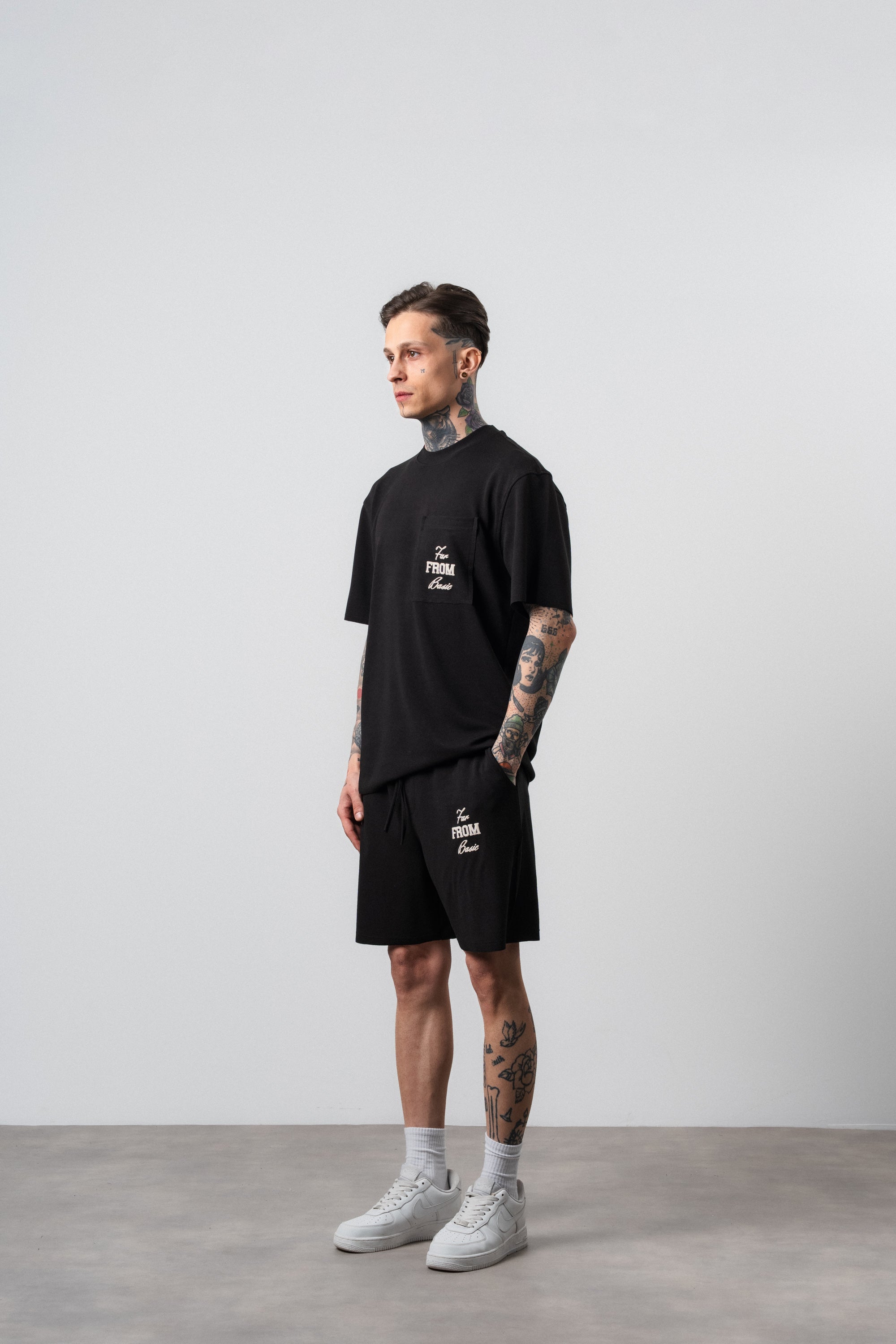 Far From Basic Regular Fit Set Black
