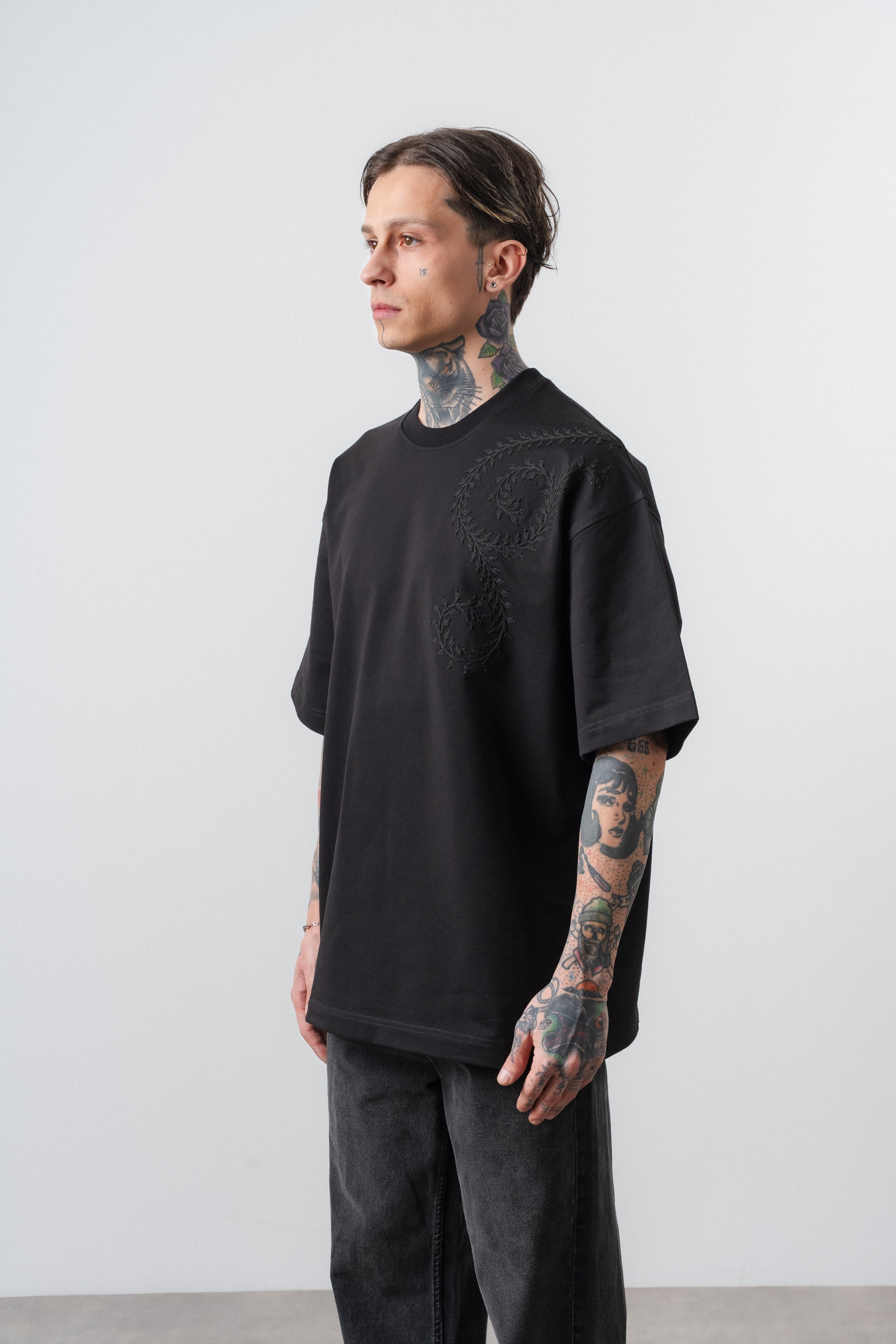 Itsbyzey Spiral Oversized T-Shirt Black