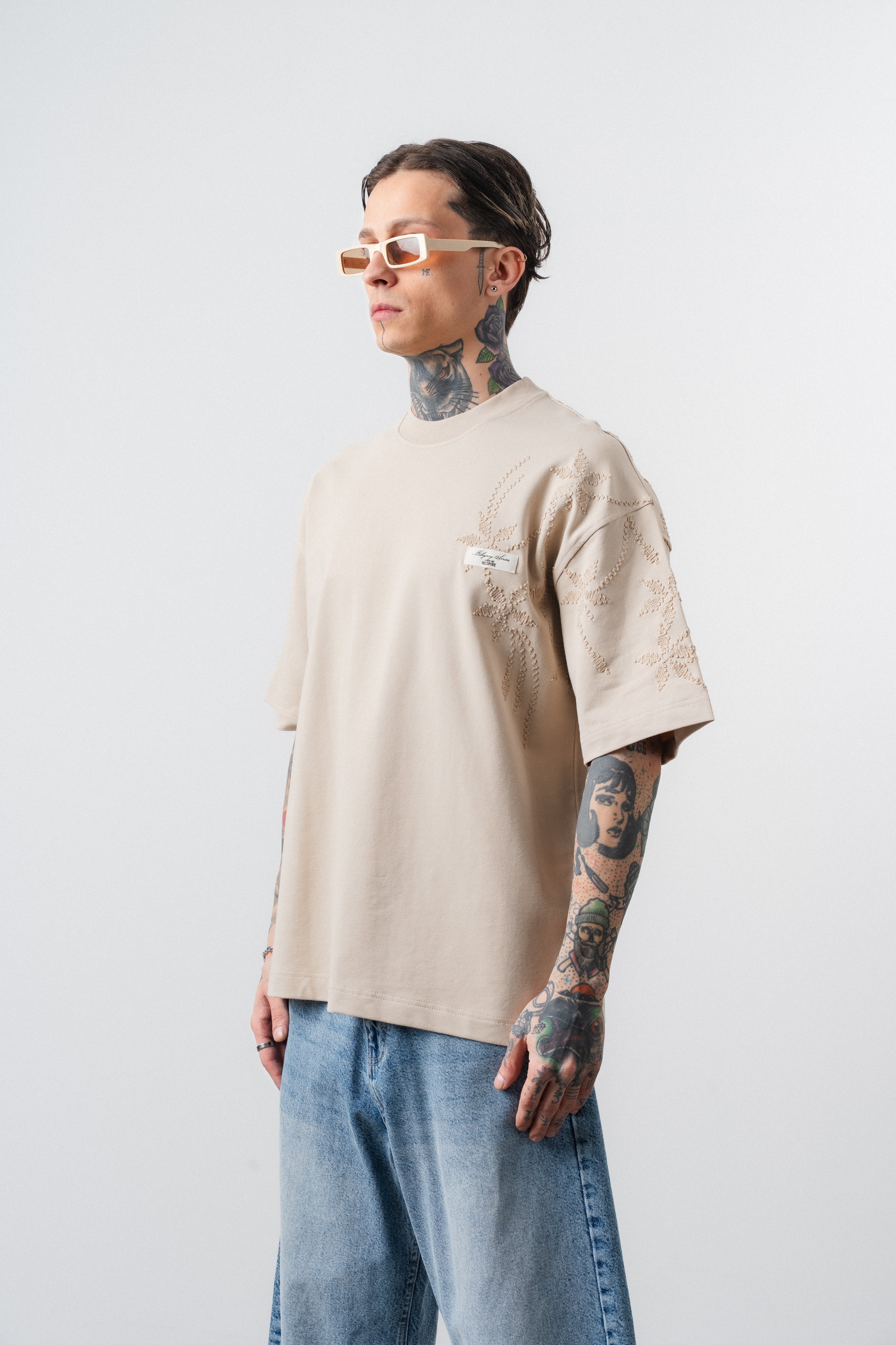 Min x Itsbyzey Oversized T-Shirt Beige